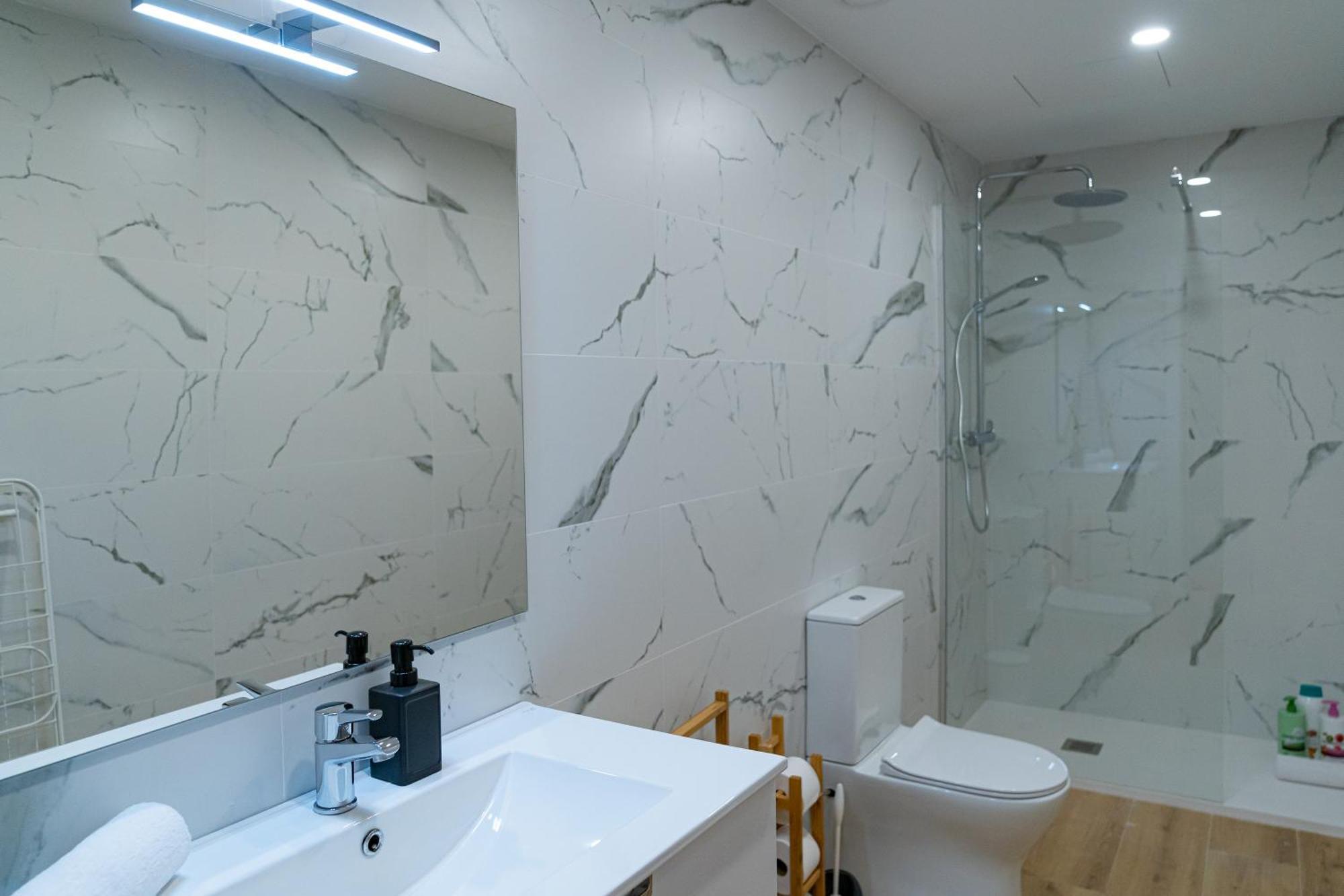 Stay U-Nique Apartments Albeniz Bcn Оспиталет-де-Льобрегат Экстерьер фото